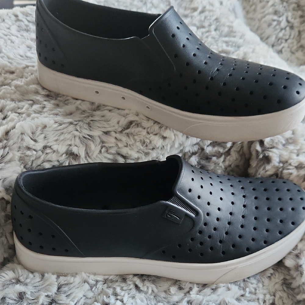 Women's Black Slip-On Shoes